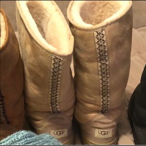 Light tan UGGS w/tribal print down back.